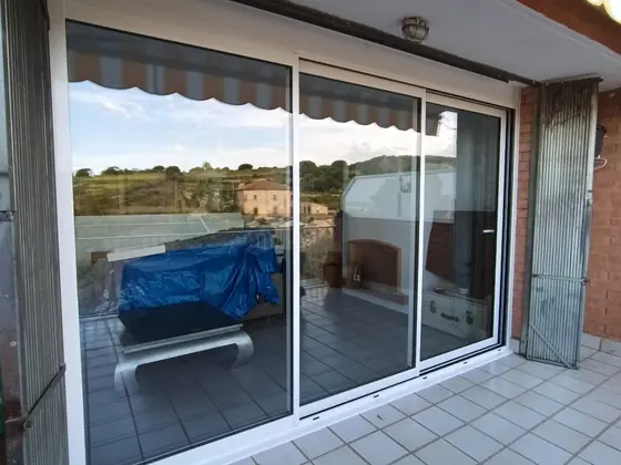 Ventanal corredero instalado en una terraza