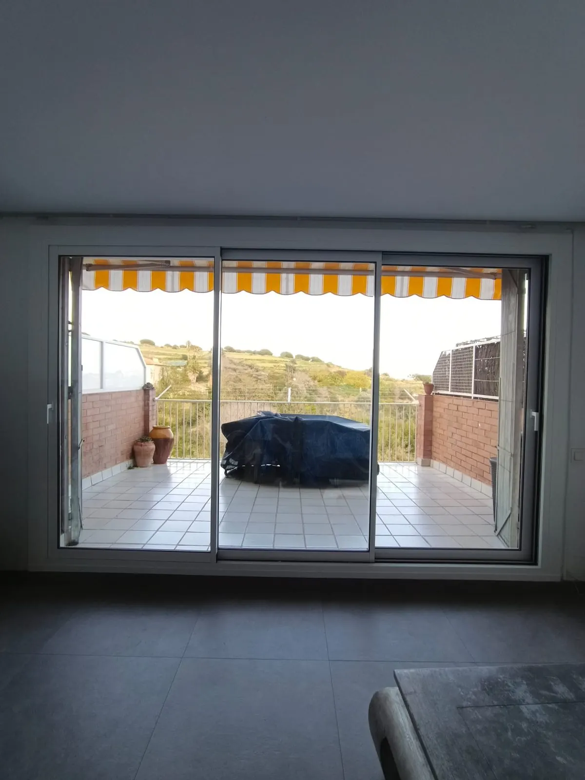 Ventanal corredero visto desde el interior